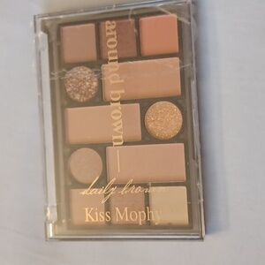 4/$40 New Eyeshadow Palette with Neutral & Glittery Shades